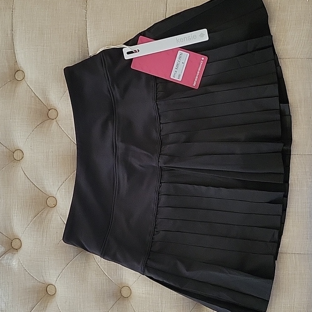 Kensie black Pleated Skort tennis skort sz SMALL,  NEW Pickleball skort